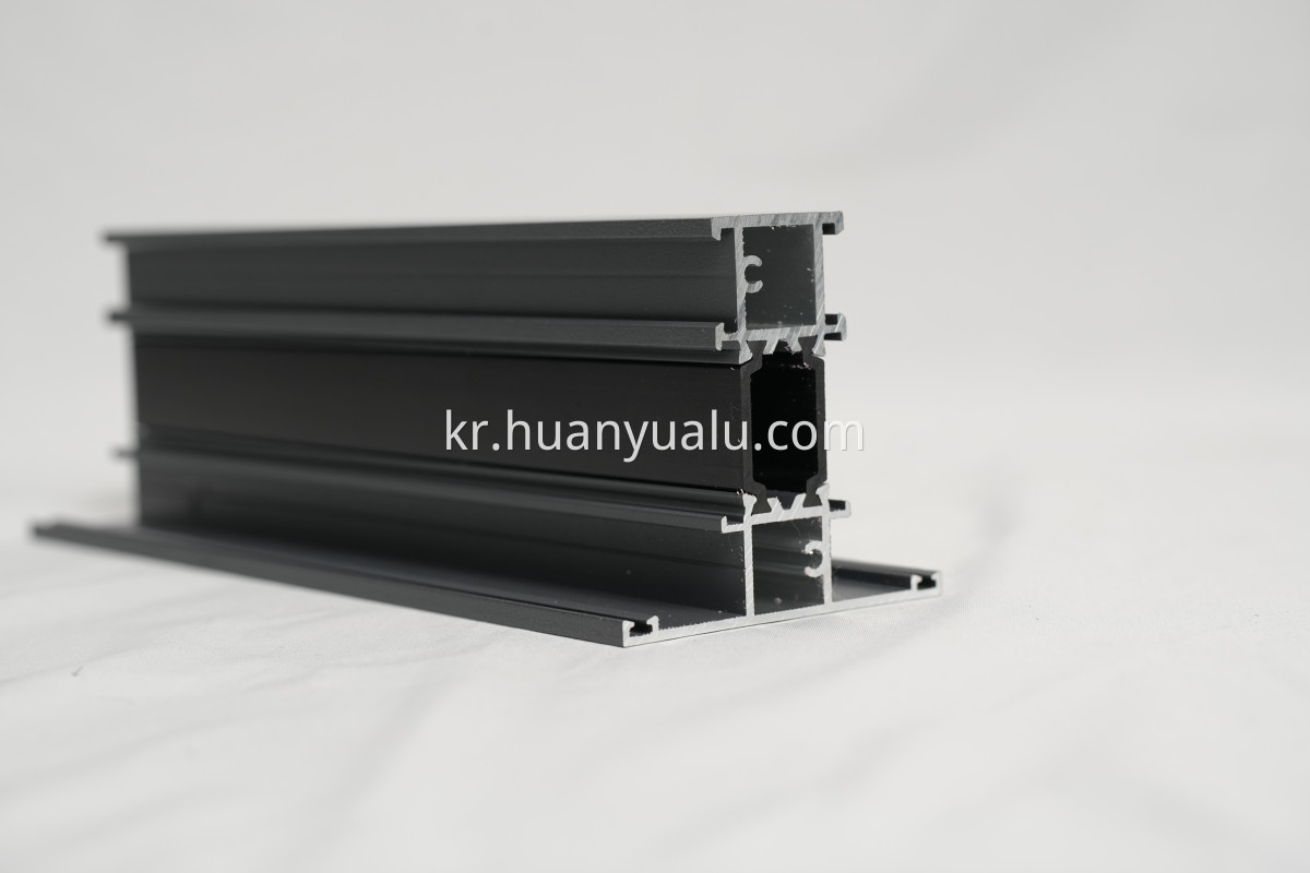 Thermal insulation profiles